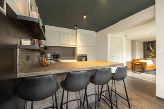 RÉSIDENCE UNIQUE AVEC CARACTÈRE, FLEXIBILITÉ ET OASIS DE VERDURE – UNE MAISON À VALEUR AJOUTÉELaissez-vous surprendre par cette maison exceptionnelle...