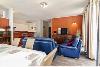 Dit appartement is gelegen in de Vissersstraat, aanpalend aan de Kerkstraat, op nog geen 100 meter van zee en strand. Het bevindt zich in het...