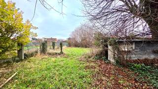 Nichée dans une rue résidentielle paisible, à proximité immédiate du centre de Ruien, cette belle parcelle de terrain est destinée à la...