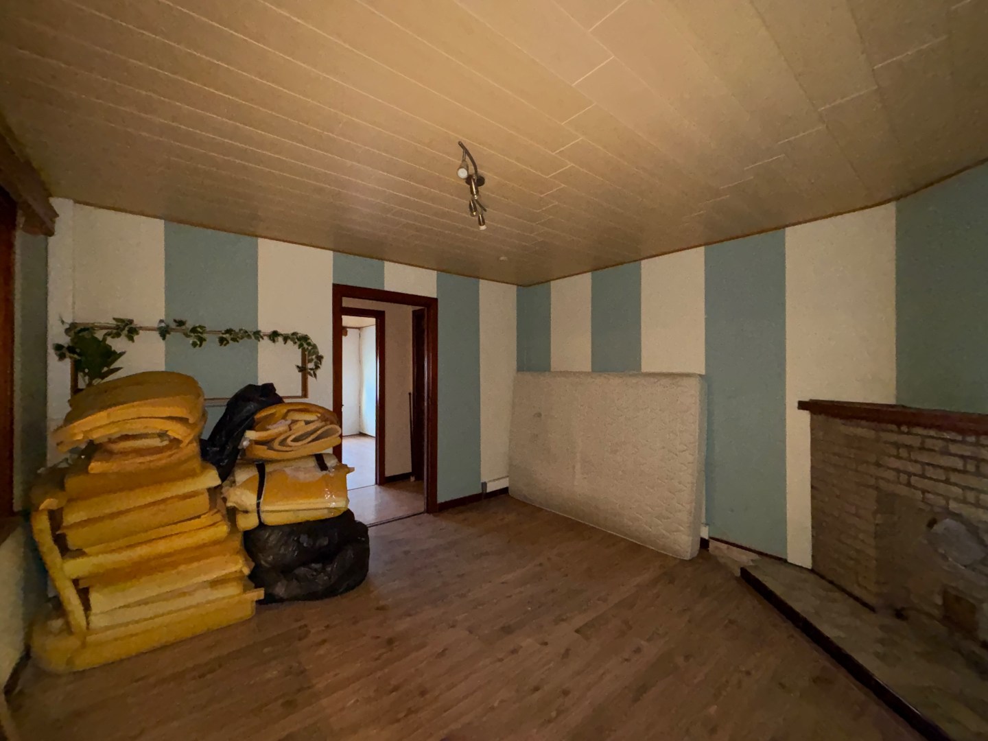 Te renoveren gezinswoning met 2 slpk. in Leopoldsburg - foto 4