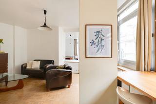 Op de derde verdieping van een hoekgebouw in de Melsensstraat bevindt zich dit lichtrijke appartement van 61 m², met een uniek uitzicht op...
