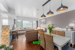 Op de eerste verdieping van de stijlvolle residentie SCARPHOUT, op toplocatie Zeedijk 152 tussen het Casino en de Pier, bevindt zich dit...