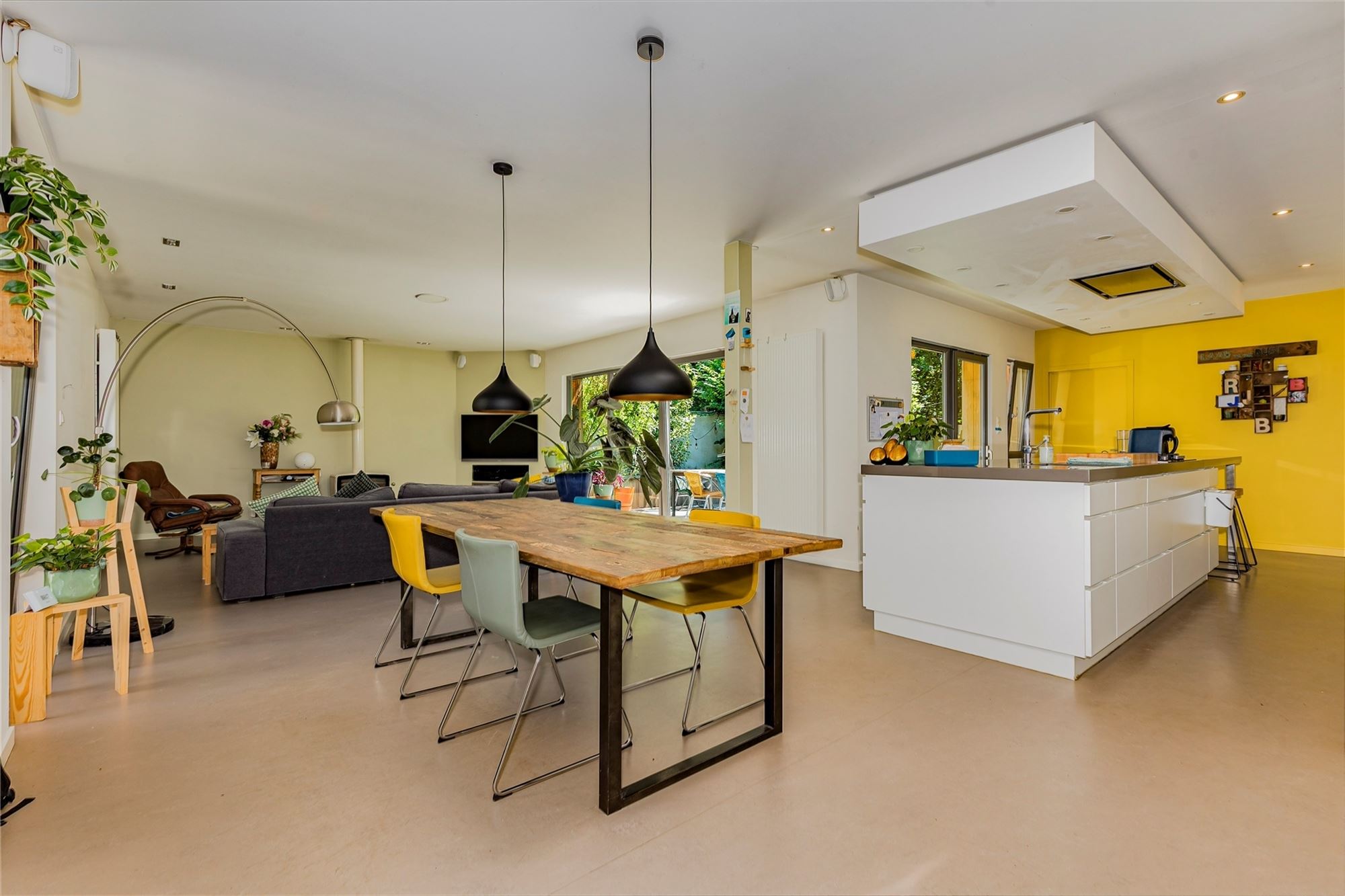 Uniek huis met winkel, atelier of bureel - foto 1