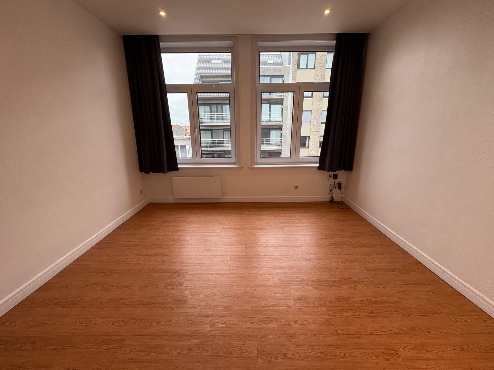 Knus 1 slaapkamer appartement te huur op Torhoutsesteenweg Oostende! - foto 3