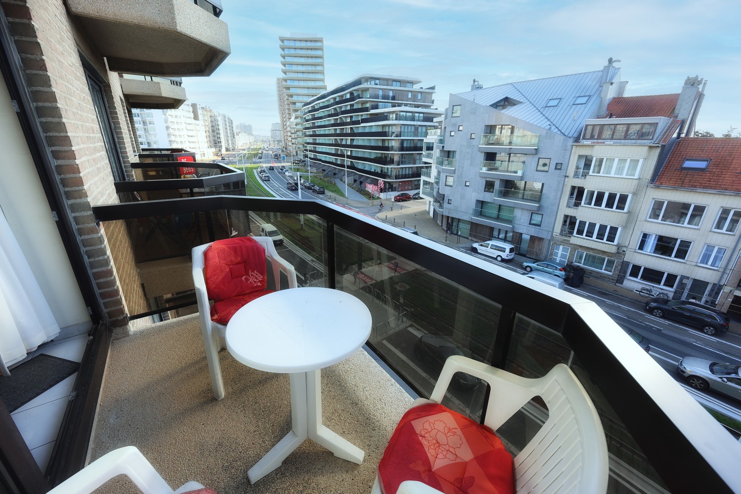 Ruime studio met slaaphoek nabij de Zeedijk te Oostende-Mariakerke! - foto 4