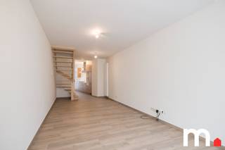 Bent u op zoek naar een instapklare woning in Kortrijk nabij het centrum? Dan is dit de woning die u zoekt!De woning is ideaal gelegen nabij winkels,...