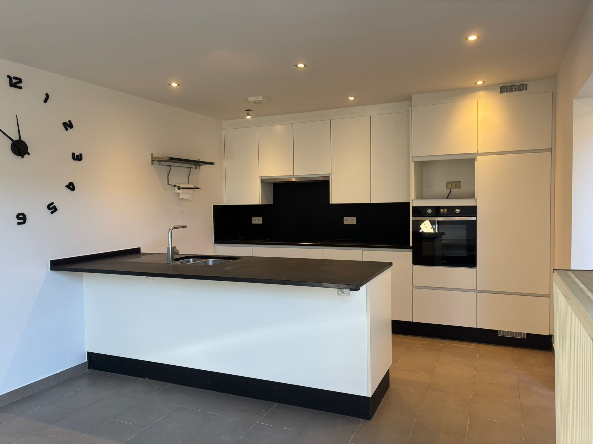 Gezellige gesloten woning in centrum Veurne - foto 5