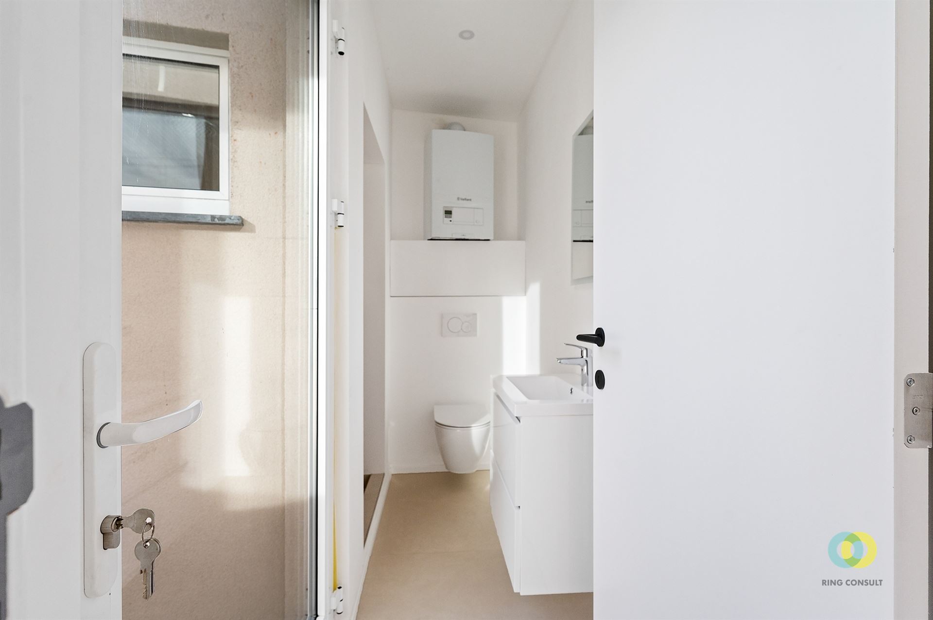 Gerenoveerd appartement met één slaapkamer - foto 4