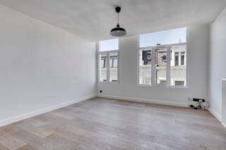 Ideaal startersappartement met één slaapkamer.Indeling:Via de inkom komt men onmiddellijk in de ruime, zonovergoten leefruimte terecht. De leefruimte...