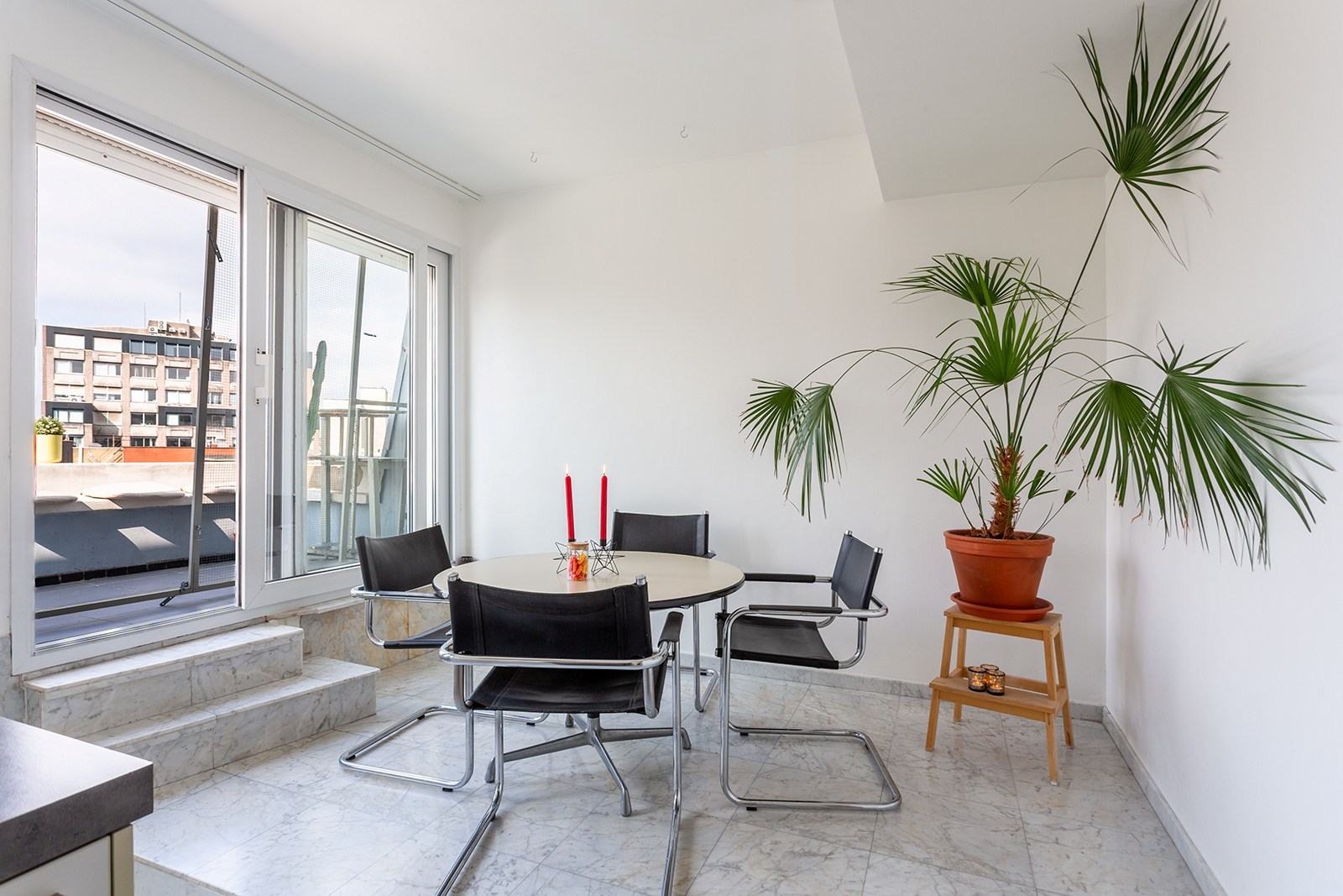 Centraal wonen in iconisch gebouw - foto 2