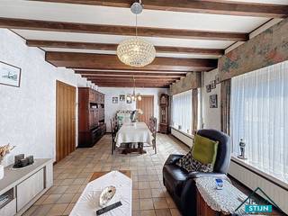 Op een boogscheut van het centrum van Veldegem, met een vlotte verbinding naar het openbaar vervoer en de E403, vind je deze woning met een...