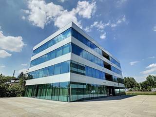 Deze gemeubelde full-service kantoren bevinden zich in het bedrijvencentrum 3Square te Zwijnaarde. Met een zichtlocatie vlakbij Flanders Expo...