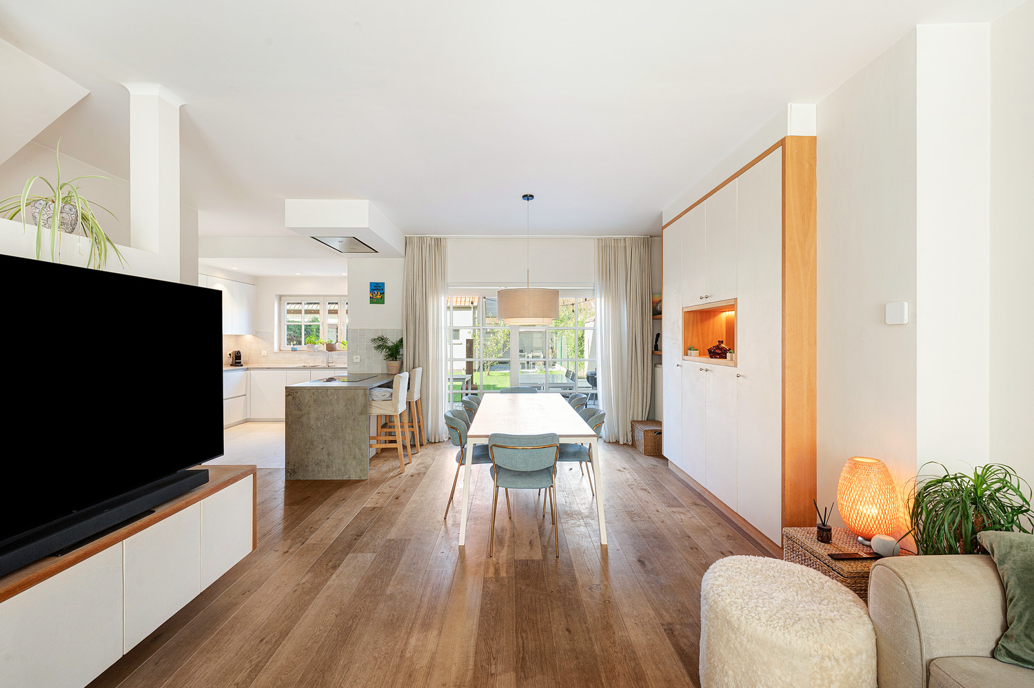 Ruime gezinswoning met 3 slaapkamers, garage  en tuin - foto 4