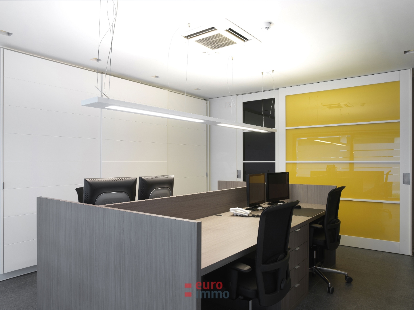 Local commercial de standing avec studio et parkings privés - photo 5