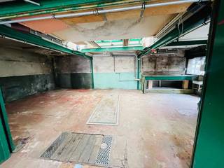 Vooraan Sint-Pieters  Ruim Burgerhuis met zuidgerichte tuin en garage/werkplaats van 70m².Inkomhal ruime living met prachtig balkenplafonds gemaakt...