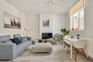 Dit recent gerenoveerd appartement op de 3de verdieping wordt huidig verhuurd als Airbnb kamer.Een uitstekend rendement van 6,12%!Het is een...