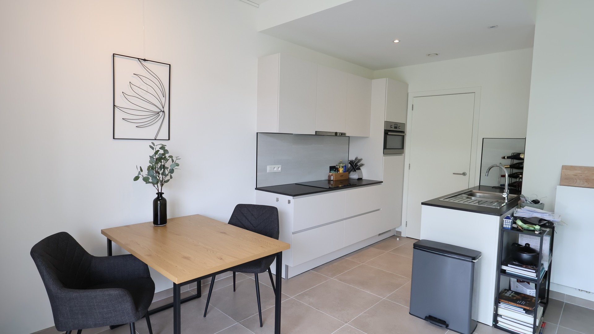 Energiezuinig nieuwbouwappartement met 2 slaapkamers in het centrum van Roeselare. - foto 4
