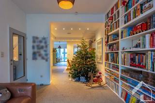 Verzorgde gezinswoning met zonnige tuin en 3 slaapkamers op een uitstekende locatie in MerksemIn een rustige, aangename éénrichtingsstraat in Merksem...