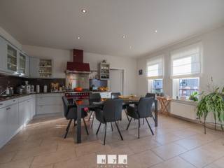 <strong>RUIM APPARTEMENT OP DE 2DE VERDIEPING MET 3 SLAAPKAMERS, 2 BADKAMERS, 2 TERRASSEN EN ONDERGRONDSE GARAGEBOX.</strong><br /><br /><strong>TROEVEN</strong><br />- Ruim appartement gelegen op de 2de verdieping.<br />- Royale woonkamer van ca. 80 m² met gashaard.<br />- 3 slaapkamers, waarvan 1 met dressing en ensuite badkamer.<br />- 2 badkamers, waarvan 1 voorzien van een ligbad en douchecabine.<br />- 2 terrassen met een gezamenlijke oppervlakte van ca. 31,69 m².<br />- Ondergrondse, afgesloten garagebox van ca. 26,04 m².<br /><br /><strong>VERDIEPING -1</strong><br />Ondergrondse, afgesloten garagebox (8,40 x 3,10 = 26,04m²): betonvloer.<br /><br /><strong>GELIJKVLOERS</strong><br />Gemeenschappelijke inkomhal.<br /><br /><strong>VERDIEPING +02</strong><br />- Inkomhal (2,29 x 5,44 = 12,50m²): tegelvloer.<br />- Toilet (1,18 x 2,31 = 2,73m²): wastafel, tegelvloer.<br />- Woonkamer (10,37 x 7,72 = 80,06m²): gashaard, tegelvloer.<br />- Terras 1 (3,00 x 5,58 = 16,74m²).<br />- Terras 2 ((4,70 x 2,76) + (1,86 x 1,03) = 14,95m²).<br />- Keuken (4,54 x 5,14 = 23,34m²): gasvuur, dampkap, lades, kolomkasten, oven, combi-oven en vaatwasser, tegelvloer.<br />- Berging (2,30 x 1,68 = 3,86m²): tegelvloer.<br />- Slaapkamer 1/bureau (4,05 x 3,45 = 13,97m²): tegelvloer.<br />- Slaapkamer 2 (4,06 x 3,90 = 15,83m²): laminaat.<br />- Dressing (1,98 x 3,21 = 6,36m²): laminaat.<br />- Ensuite badkamer (3,10 x 4,03 = 12,49m²): ligbad, douchecabine, wastafel en toilet, tegelvloer.<br />- Slaapkamer 3 (3,14 x 4,97 = 15,61m²): laminaat.<br />- Badkamer 2/wasplaats (3,00 x 2,75 = 8,25m²) – wasplaats, inloopdouche en technische voorzieningen, tegelvloer.<br /><br />Bekijkt u deze advertentie via een aanverwante vastgoedsite, surf dan zeker naar onze website www.N78vastgoed.be voor een uitgebreide beschrijving en foto's. Meer info: +32 (0)89 86 18 88 of info@N78vastgoed.be.