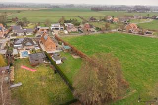 Deze charmante, gerenoveerde boerderij biedt uitzonderlijke ruimte, rust en comfort op een perceel van 2.167 m² met prachtig landelijk zicht.De...