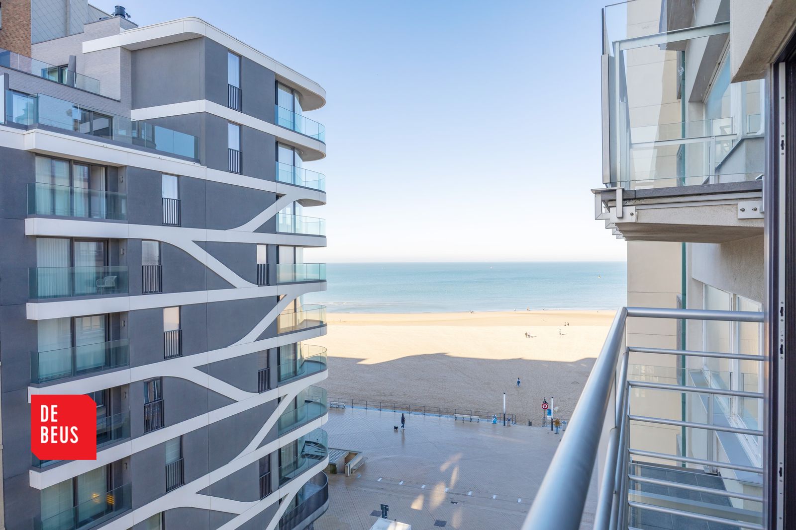 Spacieux appartement avec 2 chambres et vue latérale sur la mer au cœur d'Ostende - photo 1