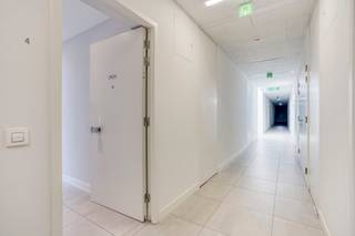 Op zoek naar een stijlvol en luxueus penthouse met een oost-zuidgericht terras (17 m²) op de vierde verdieping van de “Balk van Beel” aan de...