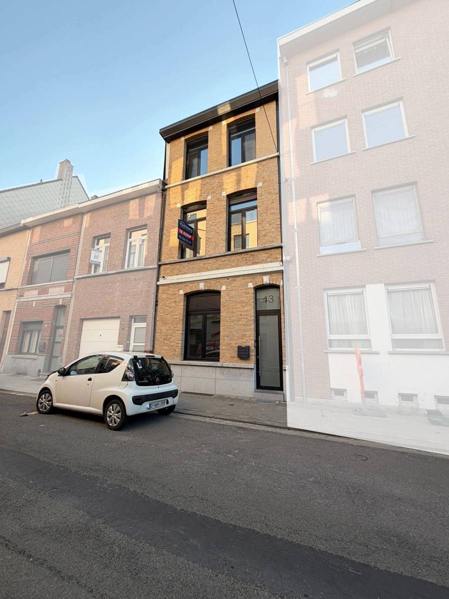 Luxueus herenhuis te koop met tuin en 4 slaapkamers - foto 3