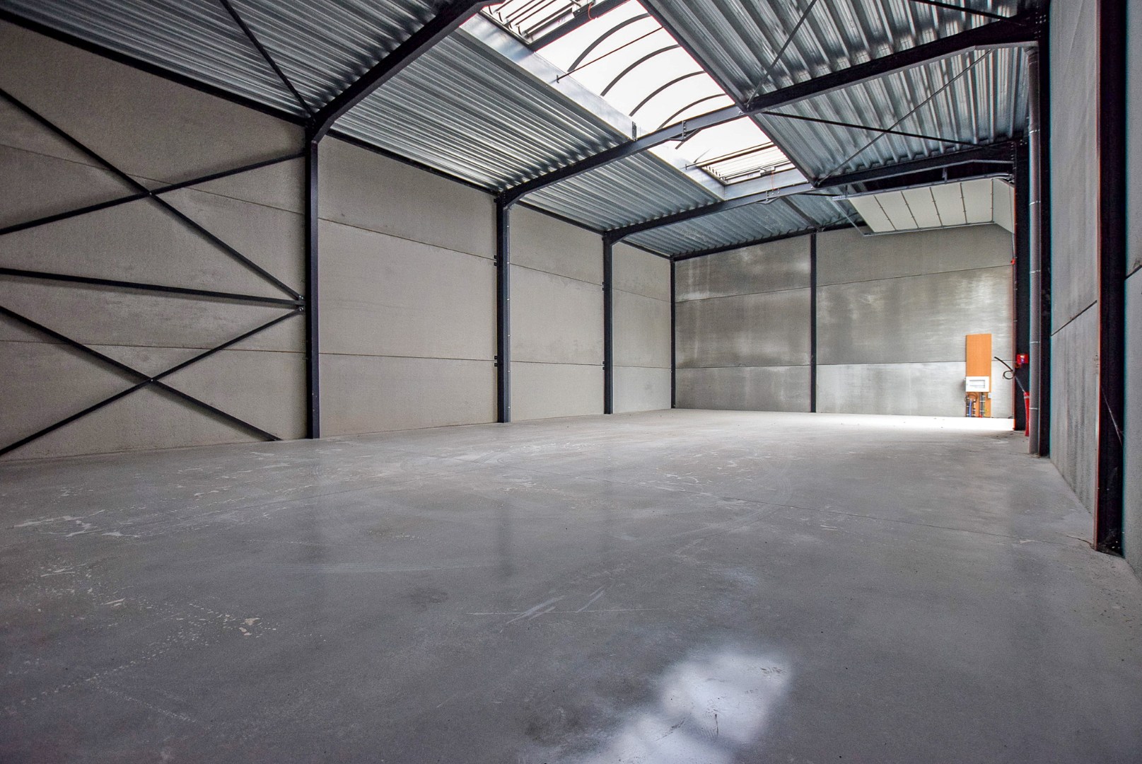 Geïsoleerde nieuwbouwloods 9F (loods 5) (249m²) te huur op een industrie- ambachtzone te Vleteren. - foto 4