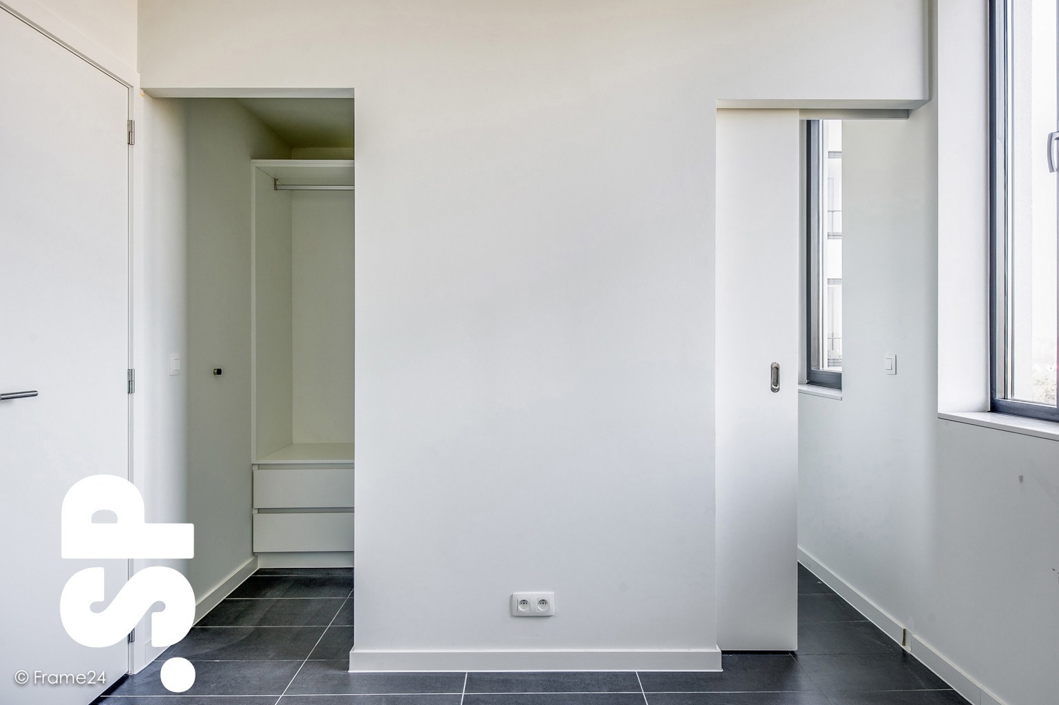 Appartement met 1 slaapkamer en ruim terras in Residentie "BELLE FONTAINE" in Turnhout. - foto 5