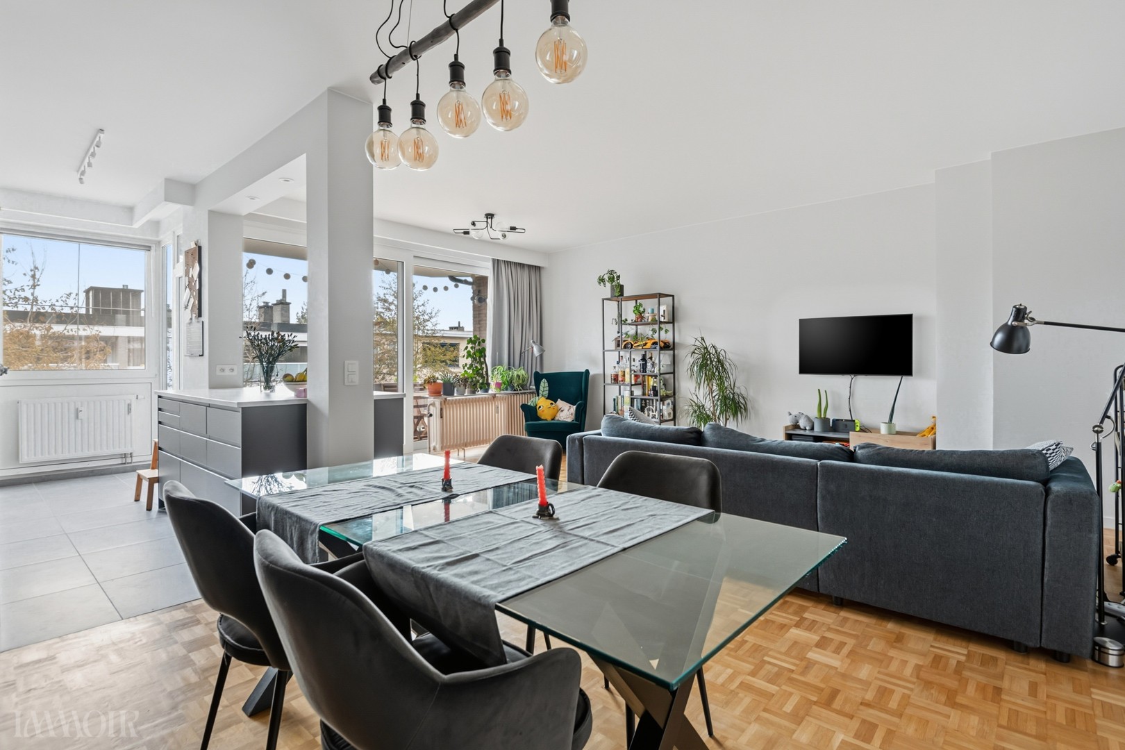 Instapklaar goed onderhouden 2 slaapkamerappartement nabij Fruithoflaan. - foto 2