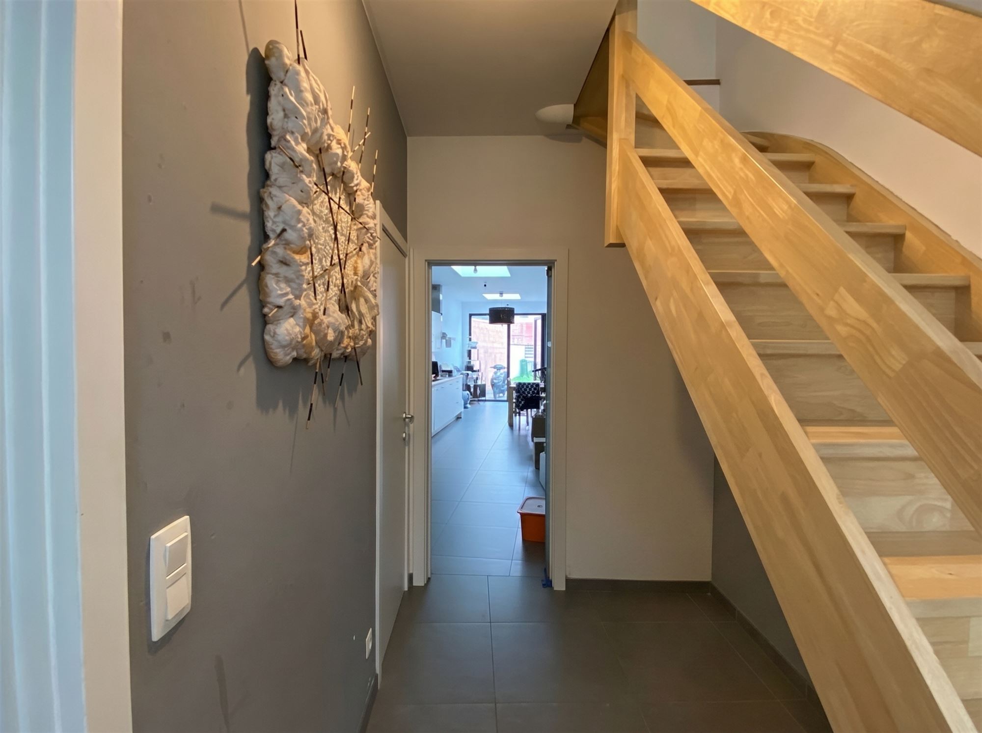 Gerenoveerde woning met 3 slaapkamers en tuin - foto 2