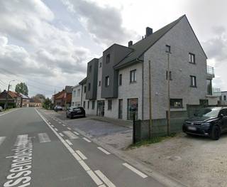 <p><strong>--- NIEUW --- Mooi kwalitatief appartement (bj. 2016) met 2 slaapkamers (81m²).</strong><br /><br /><strong>👉 BEZOEKMOMENT MAANDAG 21/09! U kan de online kalender voor het bezoekmoment en de vastgoedvideo terugvinden via onze eigen website www.vastgoedspruyt.be.</strong><br /><br />Op zoek naar een instapklaar appartement met open zicht in de wijk 'De Katte'?<br />Dit verzorgde appartement combineert hedendaags comfort, kwalitatieve afwerking en een rustige locatie.<br /><br /><strong>Troeven:</strong><br />- Instapklaar en kwalitatief afgewerkt.<br />- Veel natuurlijk lichtinval dankzij de grote raampartijen.<br />- 2 Slaapkamers.<br />- Ingerichte keuken.<br />- Badkamer douche, ligbad en dubbel lavabomeubel.<br />- Berging met aansluiting voor wasmachine, droogkast en diepvriezer.<br />- Zonnegericht terras aansluitend aan de leefruimte.<br />- Afzonderlijk toilet.<br />- Ruime garagebox met elektrische poort.<br />- Energiezuinig appartement.<br /><br /><strong>Locatie & omgeving:</strong><br />- Rustig gelegen aan de rand van de dorpskern.<br />- Vlakbij winkels, horeca en alle voorzieningen.<br /><br /><strong>Beschikbaar vanaf: 15/09/2026.<br />EPC: 82kWh/m² (A-label).<br />Huurprijs: 900€/mnd (Geen bijkomende gemeenschappelijke kosten).<br />Domicilie verplicht.</strong><br /><br />---<br /><br /><strong>--- NEW --- Beautiful, high-quality 2-bedroom apartment (built in 2016) – 81 m².</strong><br /><br /><strong>👉 VIEWING DAY MONDAY 21/09! You can find the online booking calendar for the viewing and the property video on our website: www.vastgoedspruyt.be.</strong><br /><br />Looking for a move-in-ready apartment with open views in the 'De Katte' neighbourhood? This well-maintained apartment combines contemporary comfort, quality finishes and a peaceful location.<br /><br /><strong>Highlights:</strong><br />- Move-in ready with high-quality finishes.<br />- Abundant natural light thanks to the large windows.<br />- 2 full-sized bedrooms.<br />- Fully equipped kitchen.<br />- Bathroom with walk-in shower, bathtub and double washbasin vanity.<br />- Practical storage room with connections for a washing machine, tumble dryer and freezer.<br />- Terrace adjoining the living area.<br />- Separate toilet.<br />- Spacious private garage.<br />- Energy-efficient apartment.<br /><br /><strong>Location & surroundings:</strong><br />- Quietly situated on the edge of the village centre.<br />- Close to shops, restaurants and all daily amenities.<br /><br /><strong>Available from: 15/09/2026<br />Energy Performance Certificate (EPC): 82 kWh/m² (Energy Label A)<br />Rent: €900/month (no additional communal charges)<br />Official domicile registration required.</strong></p>