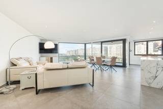 Blankenberge: Luxe-appartement (128m²) met prachtig zicht en zonneterras te koop!Op de 3e verdieping van de stijlvolle en klassevolle residentie “De...