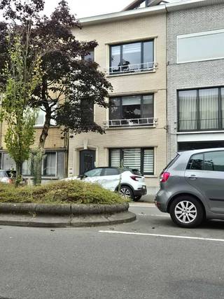 app ideaal gelegen aan de singel van Antwerpen, mooie tuin incl tuinhuis, in living kast aanwezig, in slpkamer kast aanwezig - ruime kelderruimte/berging -