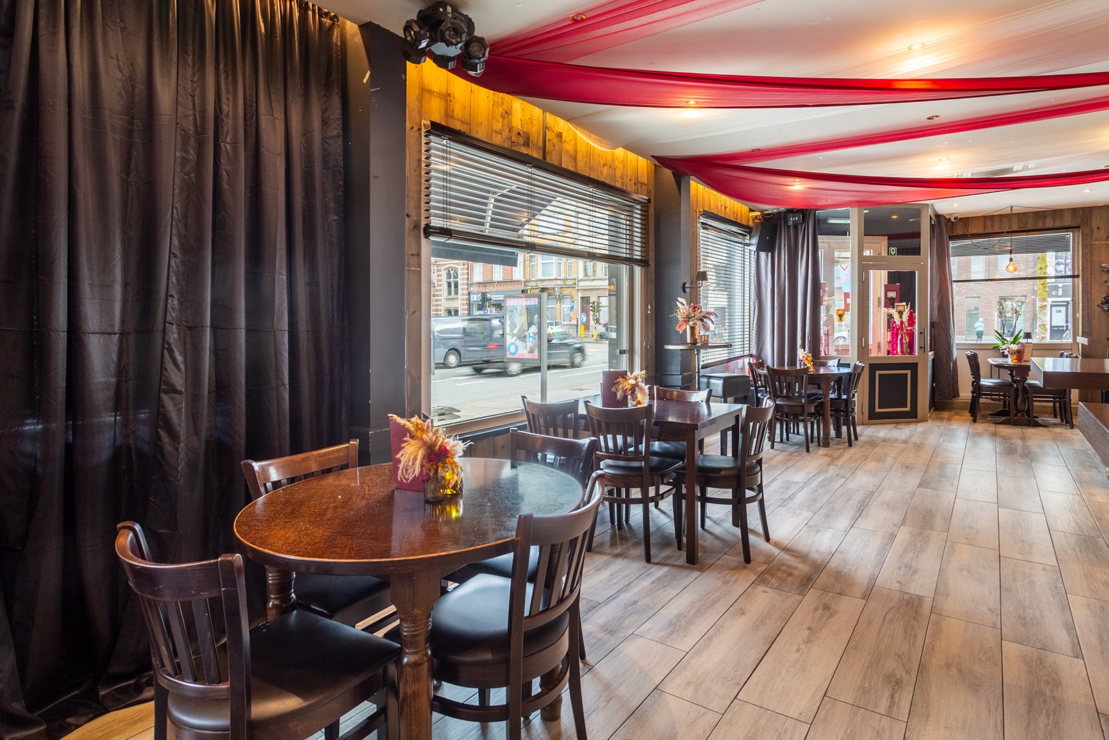 Opbrengsteigendom met horeca op topligging – Cogelsplein Deurne - foto 4