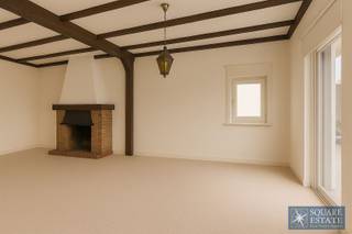 <p><span>Square Estate presenteert deze charmante voormalige bungalow in een woonwijk in Meise.</span></p><p><span> </span></p><p><span>Deze 4-fronige woning is als volgt samengesteld: </span></p><p><span> </span></p><p><span>Op de begane grond, een woonkamer bestaande uit een eetkamer, een zitkamer en een ingerichte keuken, twee slaapkamers (momenteel omgebouwd tot een secundaire zitkamer en een kantoor).</span></p><p><span> </span></p><p><span>Boven is er een voormalige zolder omgebouwd tot twee grote slaapkamers en een doucheruimte.</span></p><p><span> </span></p><p><span>Het huis heeft ook een terras en een grote tuin, een garage die is omgebouwd tot bijkeuken en tweede keuken, en twee buiten parkeerplaatsen.</span></p><p><span> </span></p><p><span>Neem voor meer informatie of een bezichtiging contact op met 02 460 42 01 of info@square-estate.be.</span></p><p><span> </span></p><p><span> </span></p>