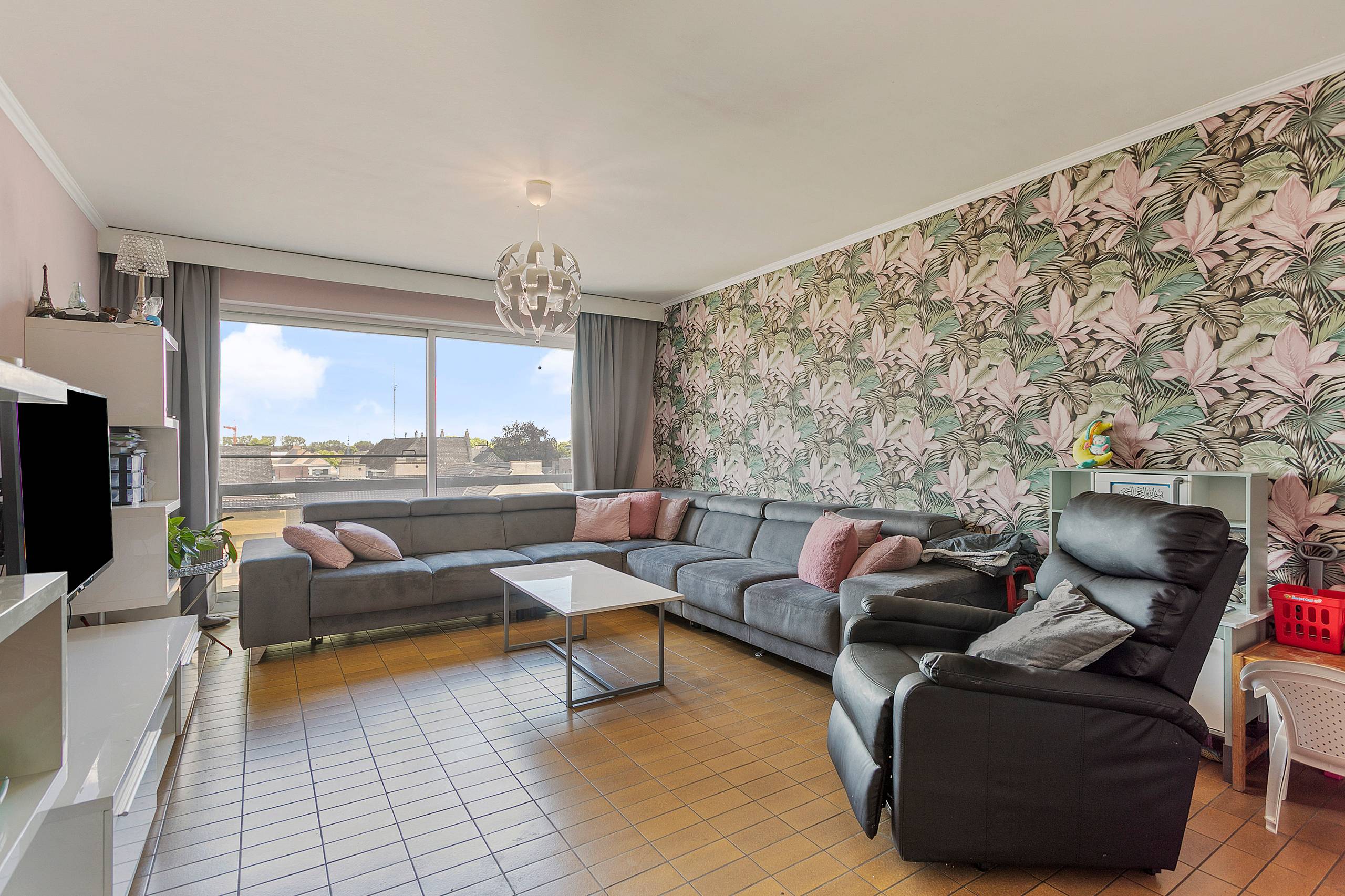 Appartement met 3 slaapkamers en autostandplaats in Bree. - foto 2