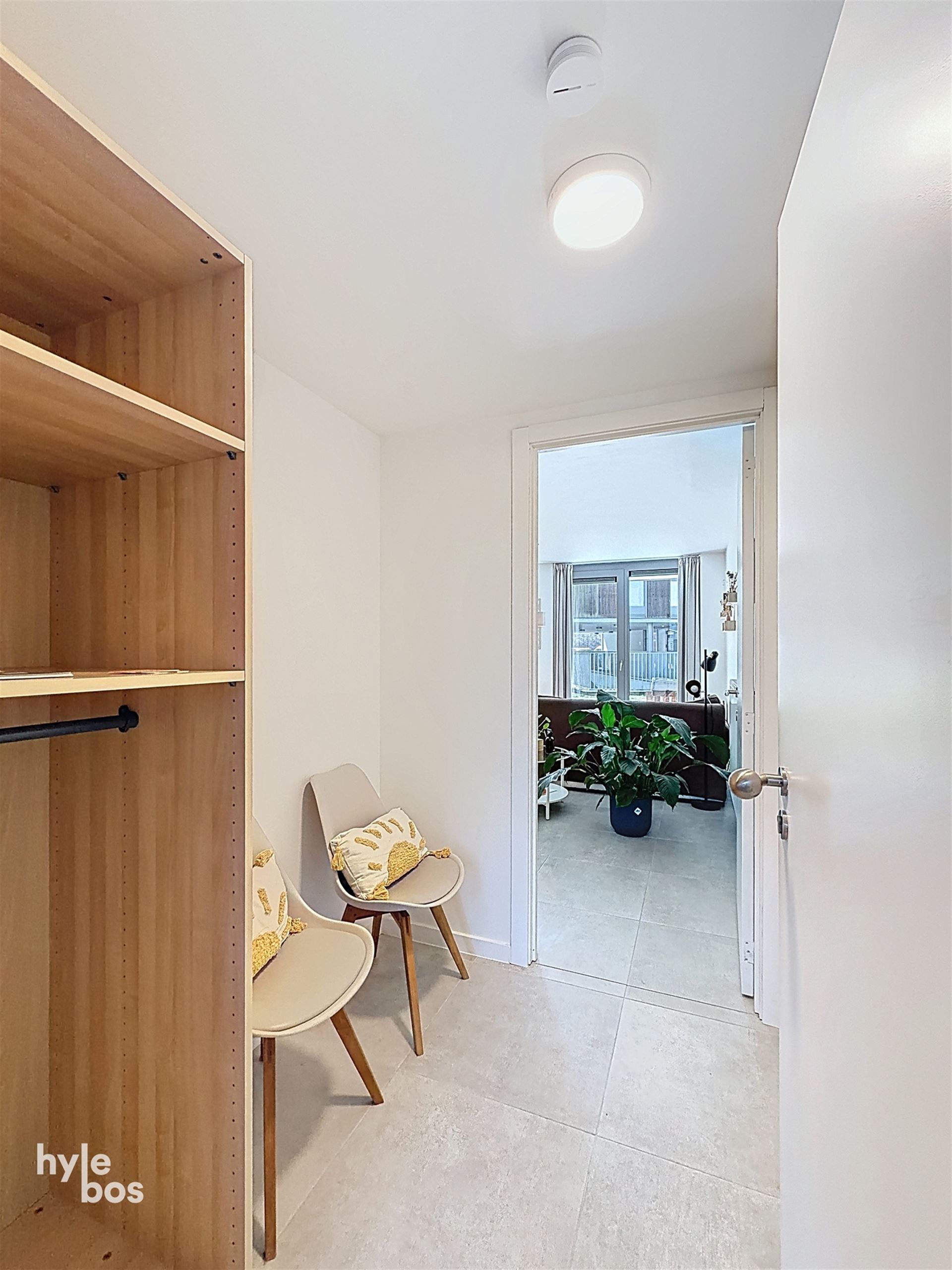 Modern gelijkvloers appartement met terras en parking - foto 5