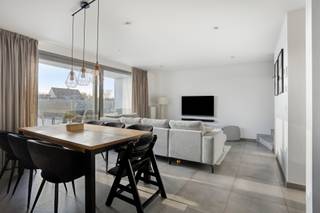 Energiezuinig 2-slaapkamer appartement op wandelafstand van het station, centrum Ternat en diverse winkels/warenhuizen/scholen. Het...