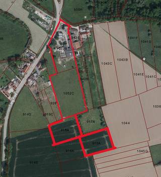 Domaine de quasi 1,7 HECTARES situé dans un endroit calme et champêtre à Ghoy.Cette MAISON en cours de rénovation dispose de beaucoup d'espaces et...