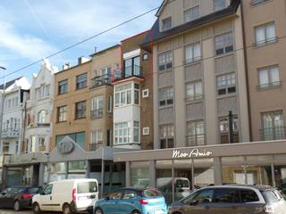 Bemeubelde studio op 100m van het strand, dicht bij het centrum en openbaar vervoer.<br /><br />Inkom, woonkamer met terras, keuken, kamer/slaaphoek met douche en wastafel, apart toilet en een privatieve kelder.<br /><br />Elektriciteit conform - Ideaal als 2e verblijf of investering.<br /><br />EPC: 573 kWh/m² - Label: F<br /><br />Meer info, documenten en virtueel bezoek op www.immodepanne.be