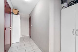 Dit duplex appartement (tweede en derde verdieping) is ideaal voor zelfbewoning of als investering. Het appartement bevindt zich op een...