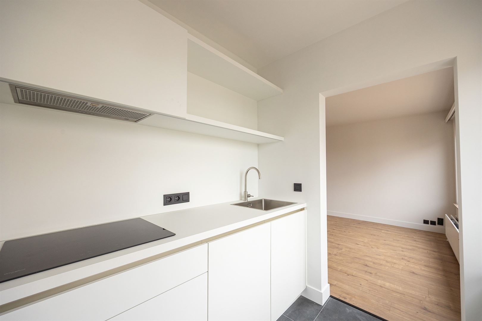 Gerenoveerd 2-slaapkamerappartement met garage in Kontich - foto 5