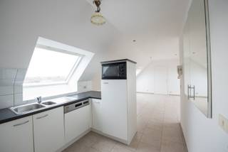 Deze studio te Zulte is instapklaar en lichtrijk.De studio heeft een keuken met de toestellen, leefruimte/slaapruimte en badkamer ( wordt nog...