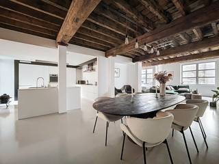 Nabij het bruisende centrum van Brussel, in de Washuisstraat 18, prachtige niet-gemeubelde loft gelegen in een gerenoveerd fabrieksgebouw. Het...