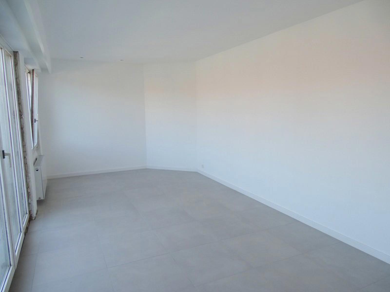 Apartment for rent in Woluwe-Saint-Lambert with 1 bedroom - photo 2