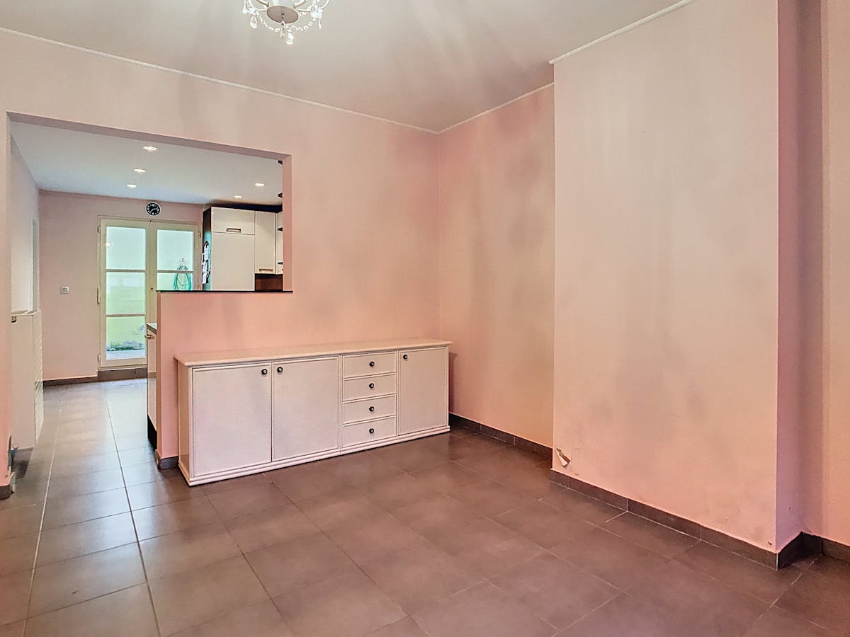 Maison confortable prête à emménager avec tout le confort de base - photo 5