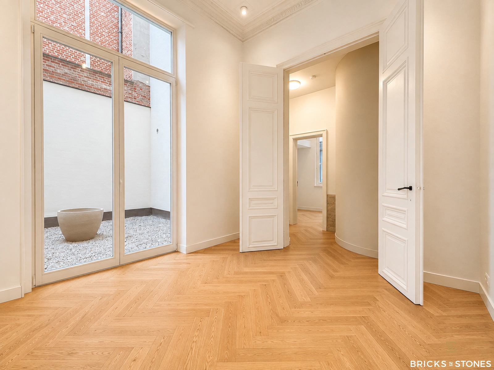 Gerenoveerd appartement met terras in historisch Antwerpen - foto 4