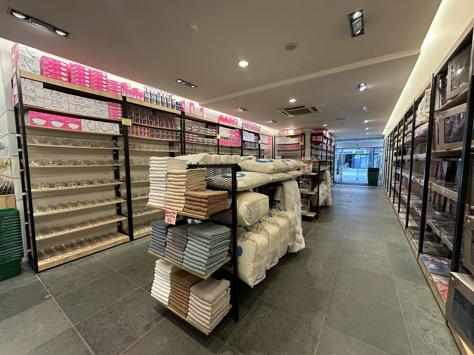 Top gelegen handelsruimte van maar liefst 432 m²! - foto 3