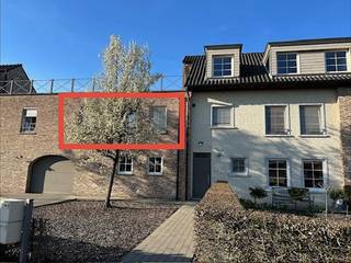 Zeer rustig gelegen appartement nabij het centrum van Itegem. In de nabijheid van bushalte, kleinhandelaars en het recreatiegebied de Averegten.Het...